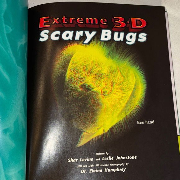 Solar System and 3D Scary Bugs Book Set - Picture 3 of 5
